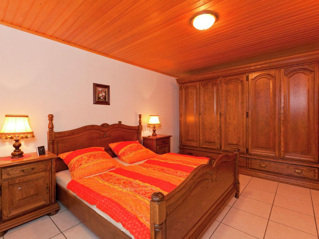 Lirstal Apartment In Eifel With Children S Playground المظهر الخارجي الصورة