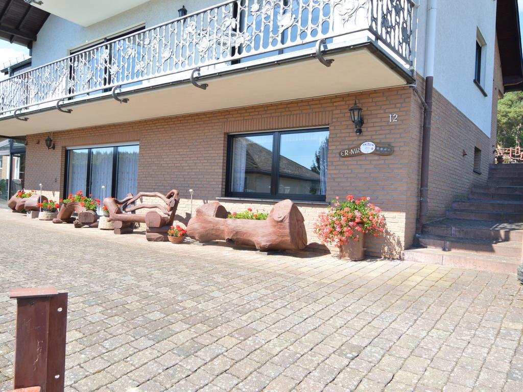 Lirstal Apartment In Eifel With Children S Playground المظهر الخارجي الصورة
